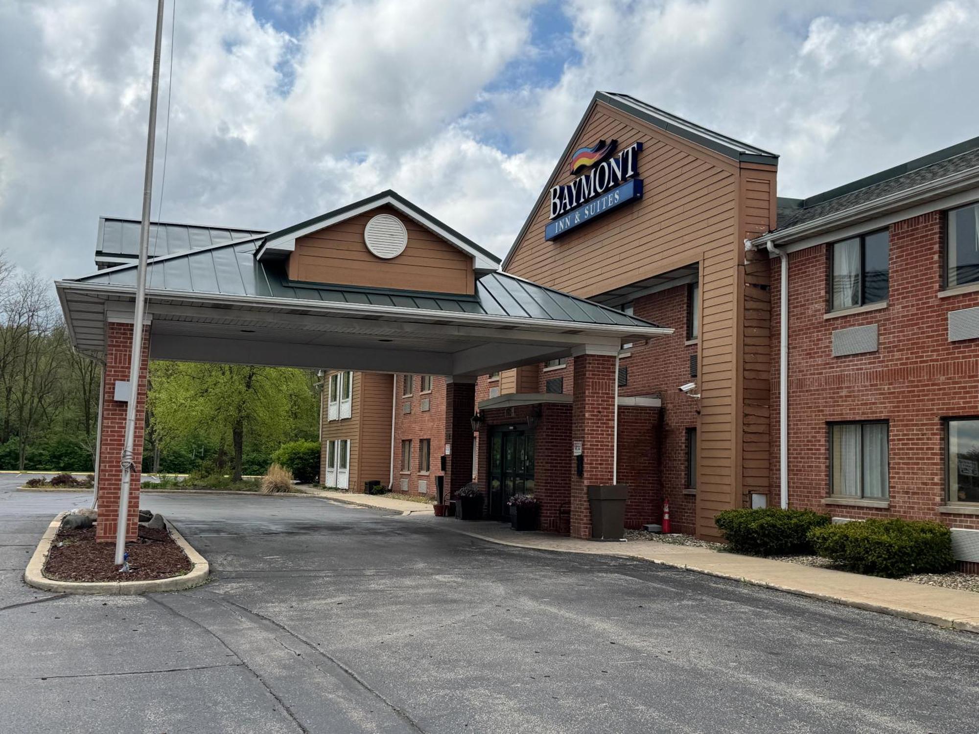 Baymont By Wyndham Mishawaka South Bend Area Hotel Buitenkant foto